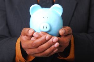 Finanse w małżeństwie cz.2 autorem artykułu jest Piotr Pogodziński W moim związku małżeńskim sytuacja finansowa jest bardzo klarowna, ponieważ oboje z Żoną pracujemy. Oboje więc posiadamy comiesięczne dochody. Żona odbiera...