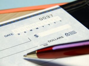 Jak mądrze oszczędzać? autorem artykułu jest Dominik Dworniczak “Strzeżcie się drobnych wydatków, mała dziurka bywa często przyczyną zatonięcia wielkiego statku.” – Beniamin Franklin W codziennym życiu każdy z nas wydaje...